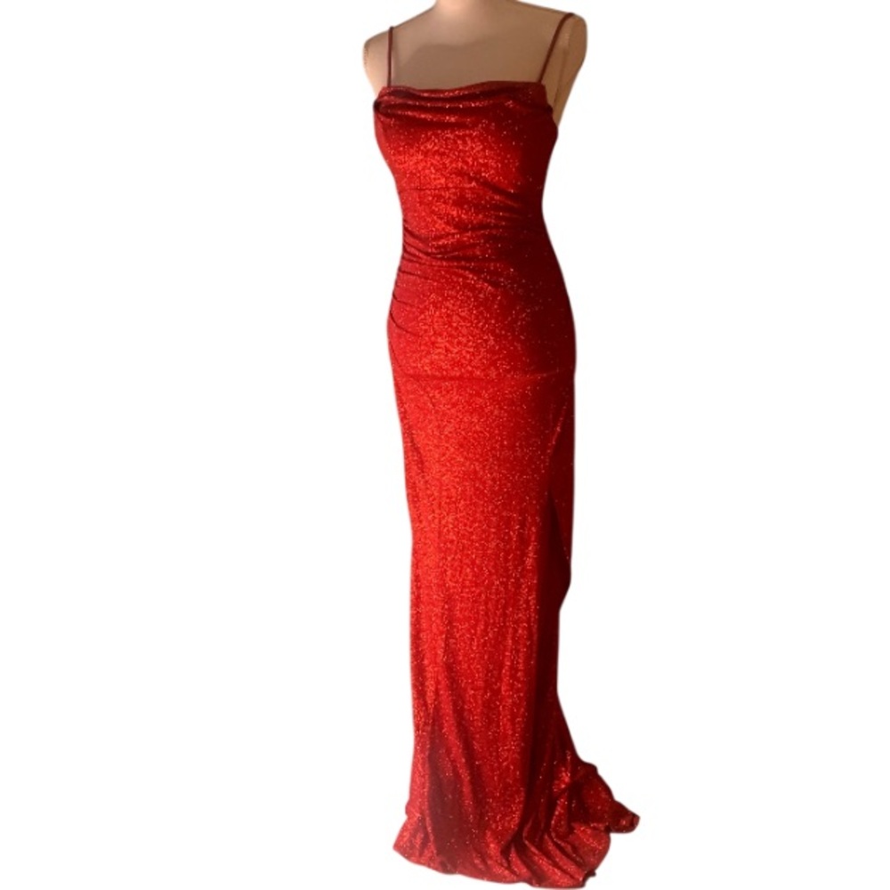 Windsor gown. Size Small 5 Stunning red glitter gown full-length evening dress